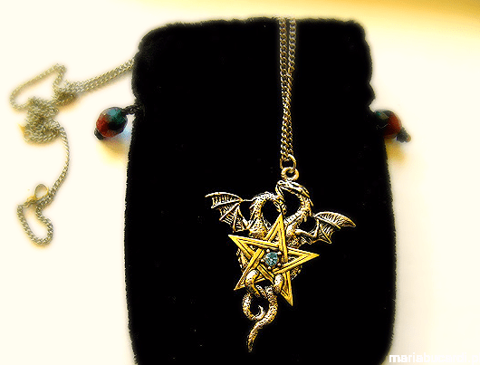 Talizman-dwoch-smokow-Maria-Bucardi