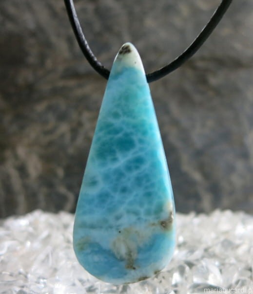 Larimar Kamień Mocy, znaczenie, działanie, właściwości, Maria Bucardi