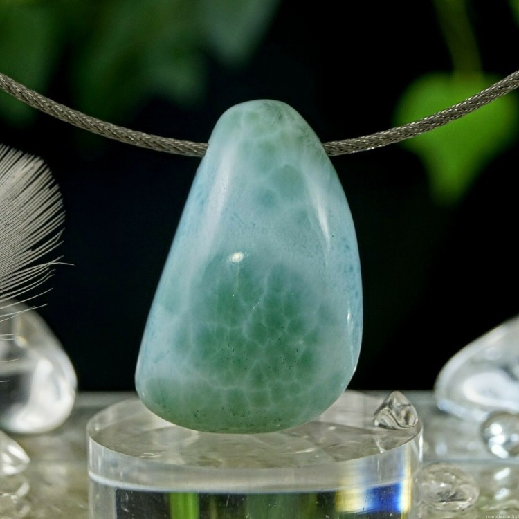 Larimar Kamień Mocy, znaczenie, działanie, właściwości, Maria Bucardi