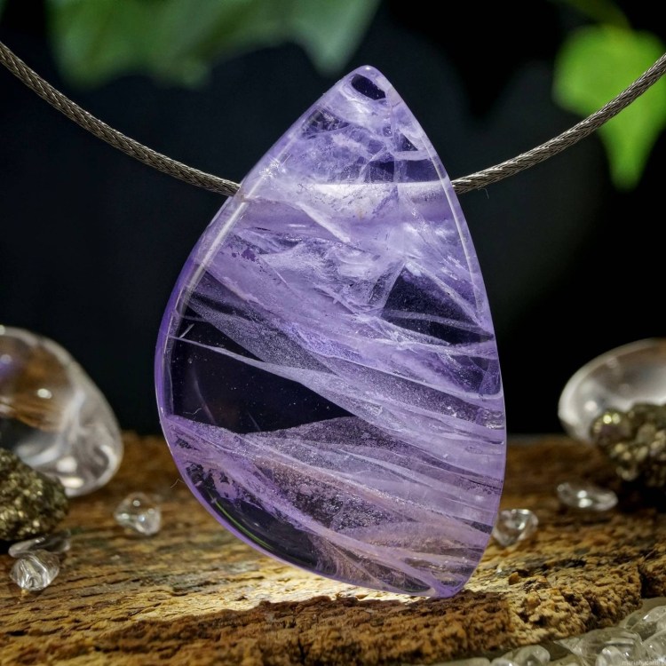 Ametyst Kamień Mocy - właściwości znaczenie działanie - Maria Bucardi