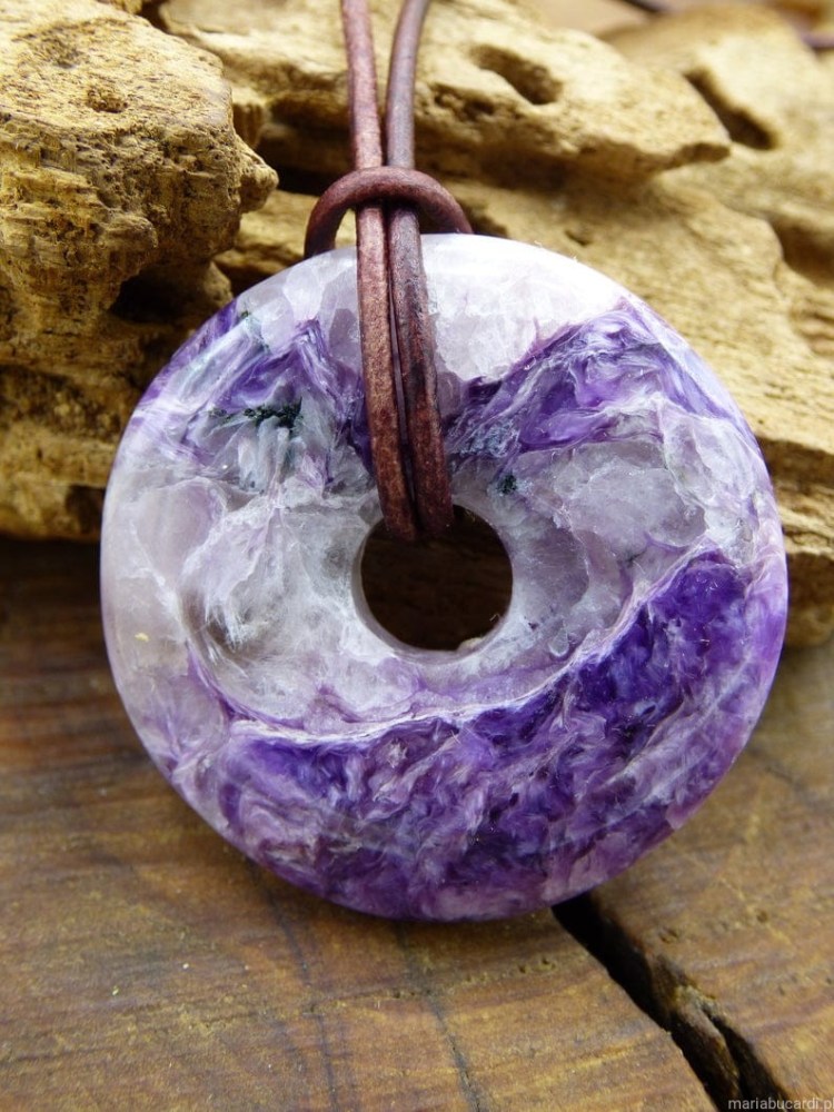 Kamień Mocy Czaroit-z-Syberii,-od-Marii-Bucardi, znaczenie właściwości działanie