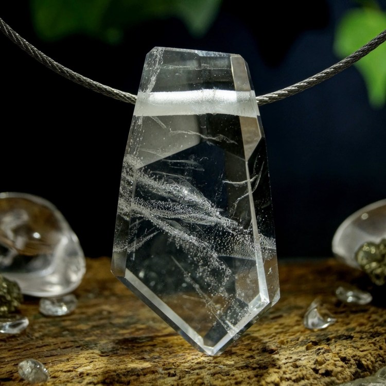 Kamien-Mocy-krysztal-gorski-od-Marii-Bucardi_znaczenie, właściwości, działanie