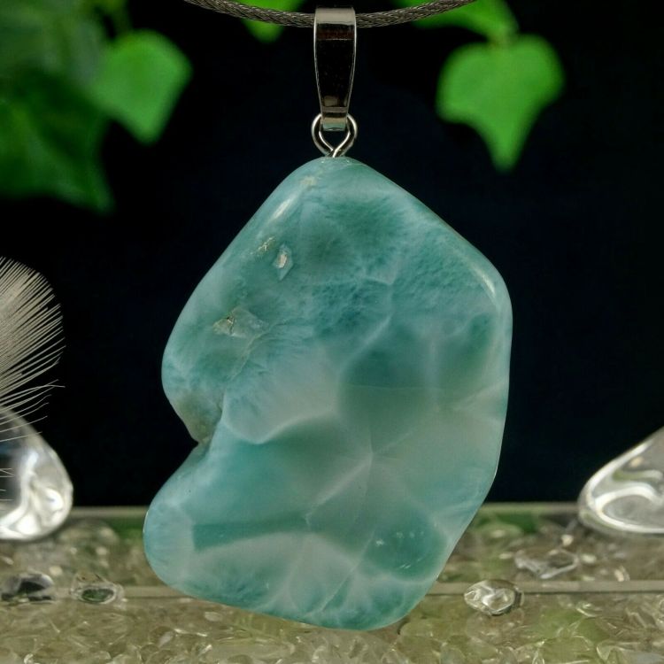 Larimar Kamień Mocy, znaczenie, działanie, właściwości, Maria Bucardi