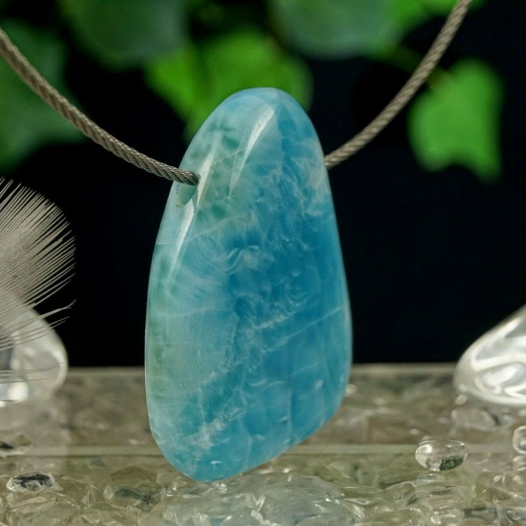 Larimar Kamień Mocy, znaczenie, działanie, właściwości, Maria Bucardi