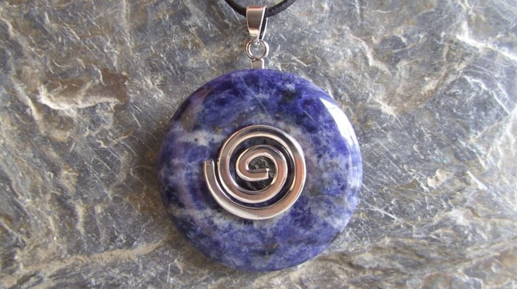 Kamień Mocy Sodalit, znaczenie właściwości działanie, Maria Bucardi