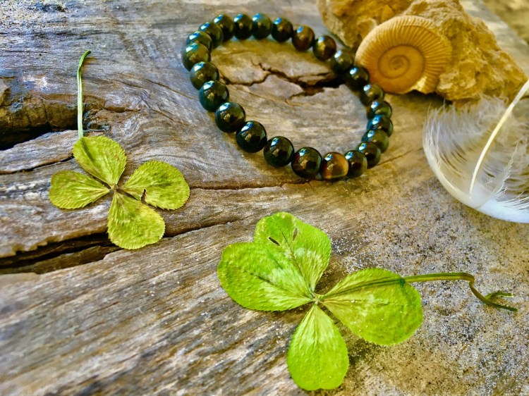 Sokole Oko Kamień Mocy, znaczenie, właściwości, działanie, Maria Bucardi