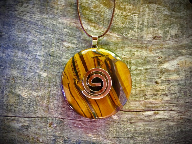 Żelazo Tygrysie, Kamień Mocy, znaczenie, działanie, właściwości, Maria Bucard