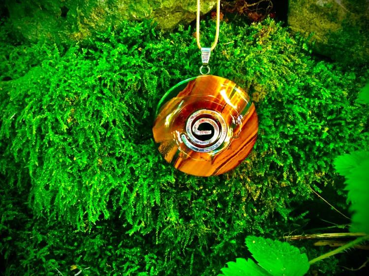 Żelazo Tygrysie, bransoletka, Kamień Mocy, znaczenie, działanie, właściwości, Maria Bucard