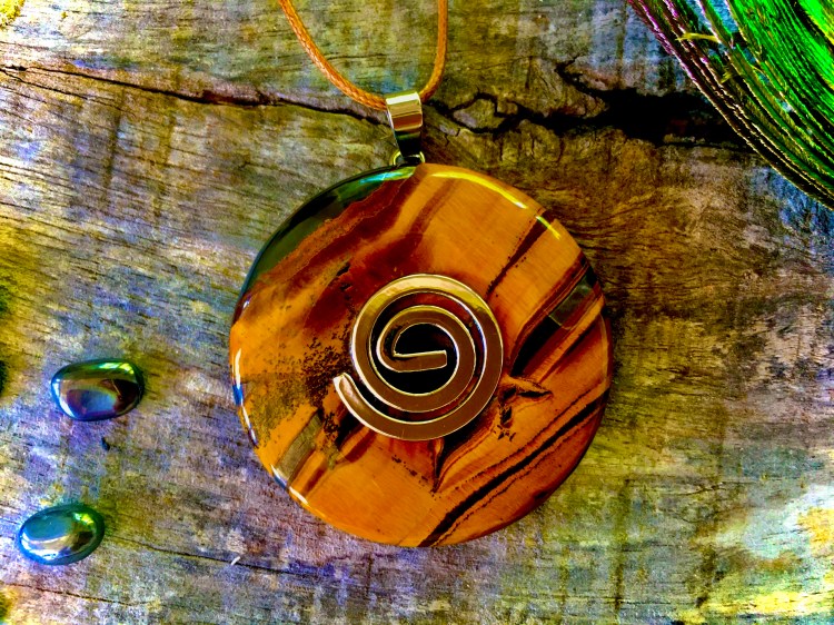 Żelazo Tygrysie, bransoletka, Kamień Mocy, znaczenie, działanie, właściwości, Maria Bucard