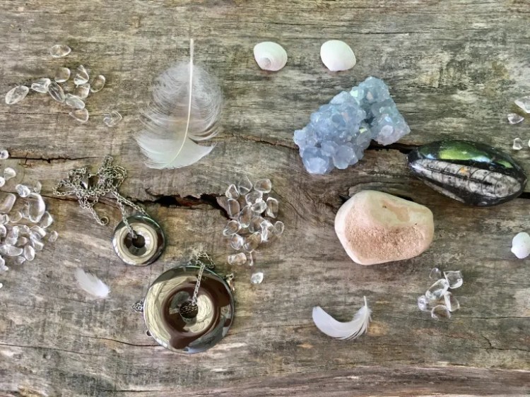 hematyt celestyn kamień - Kamienie Mocy - minerały - znaczenie działanie właściwości -Maria Bucardi