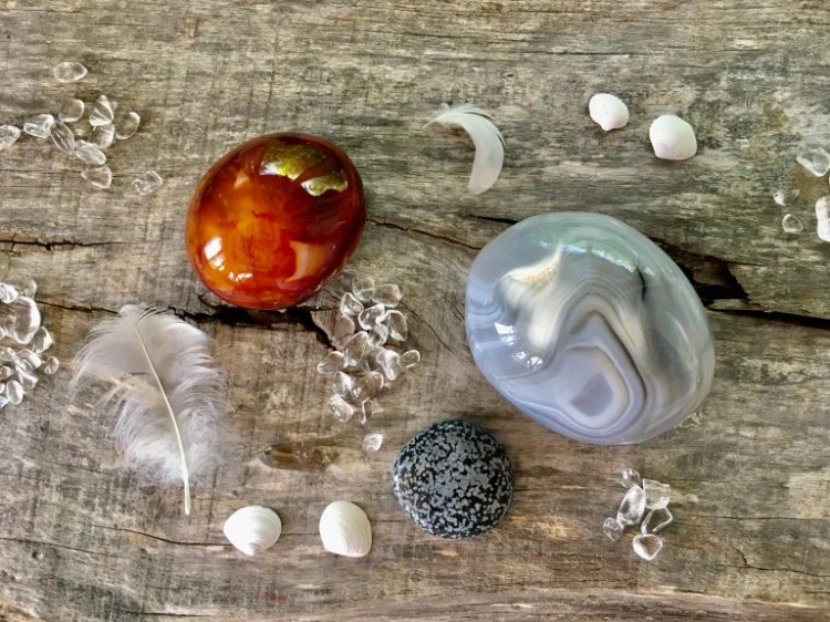 kamień - Kamienie Mocy - minerały - znaczenie działanie właściwości -Maria Bucardi