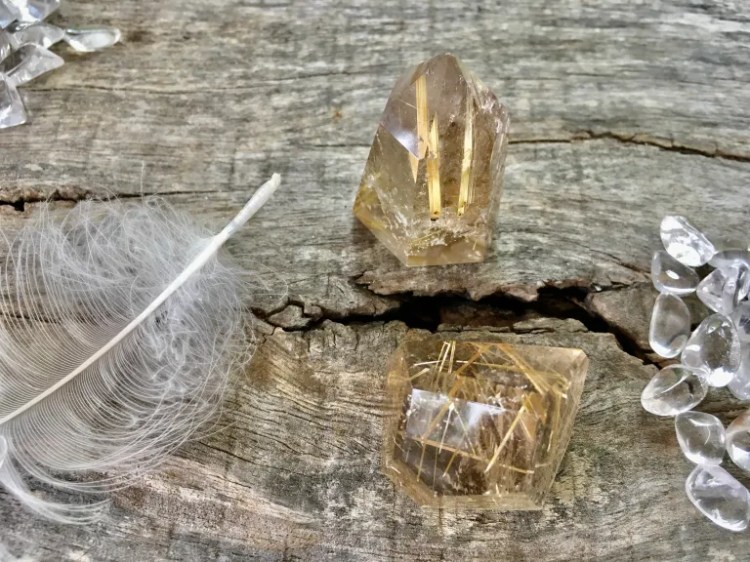 kwarc rytułowy kamień - Kamienie Mocy - minerały - znaczenie działanie właściwości -Maria Bucardi