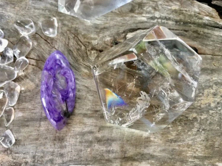 kamień - Kamienie Mocy - minerały - znaczenie działanie właściwości -Maria Bucardi