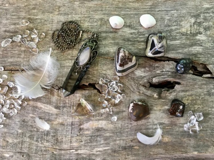 kamień - Kamienie Mocy - minerały - znaczenie działanie właściwości -Maria Bucardi