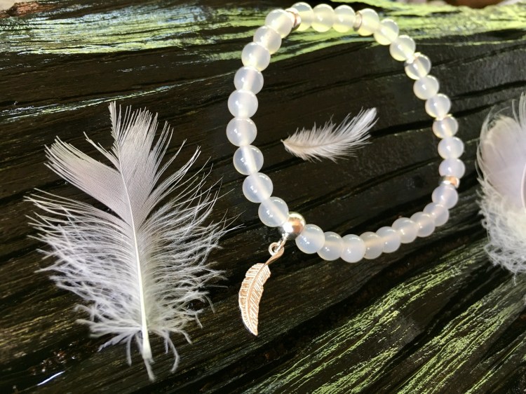 Kamień Mocy biały agat - znaczenie działanie właściwości - Maria Bucardi