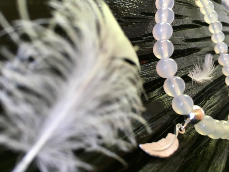 Kamień Mocy biały agat - znaczenie działanie właściwości - Maria Bucardi