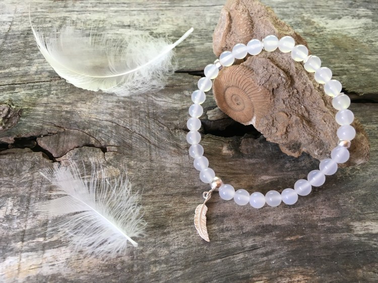 Kamień Mocy biały agat - znaczenie działanie właściwości - Maria Bucardi