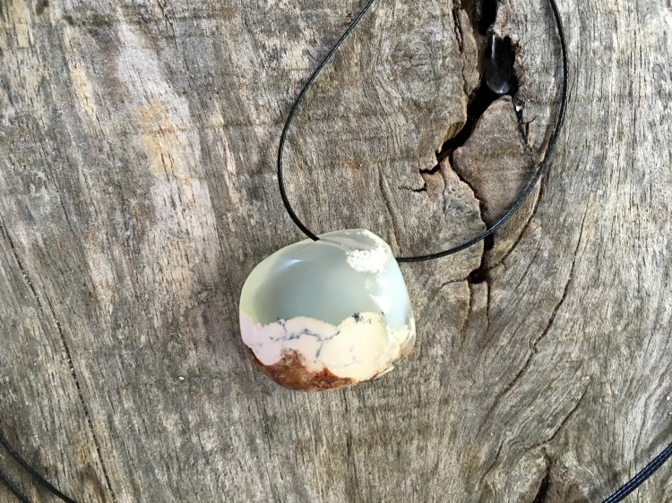 Kamień Mocy biały agat - znaczenie działanie właściwości - Maria Bucardi