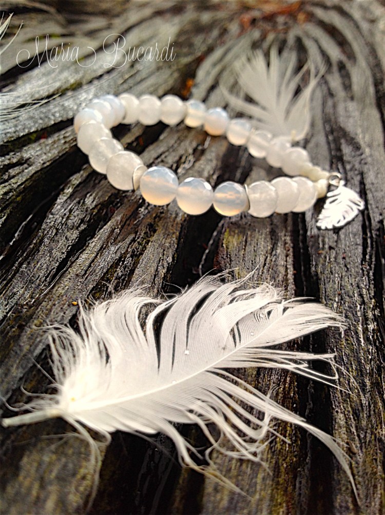 Kamień Mocy biały agat - znaczenie działanie właściwości - Maria Bucardi