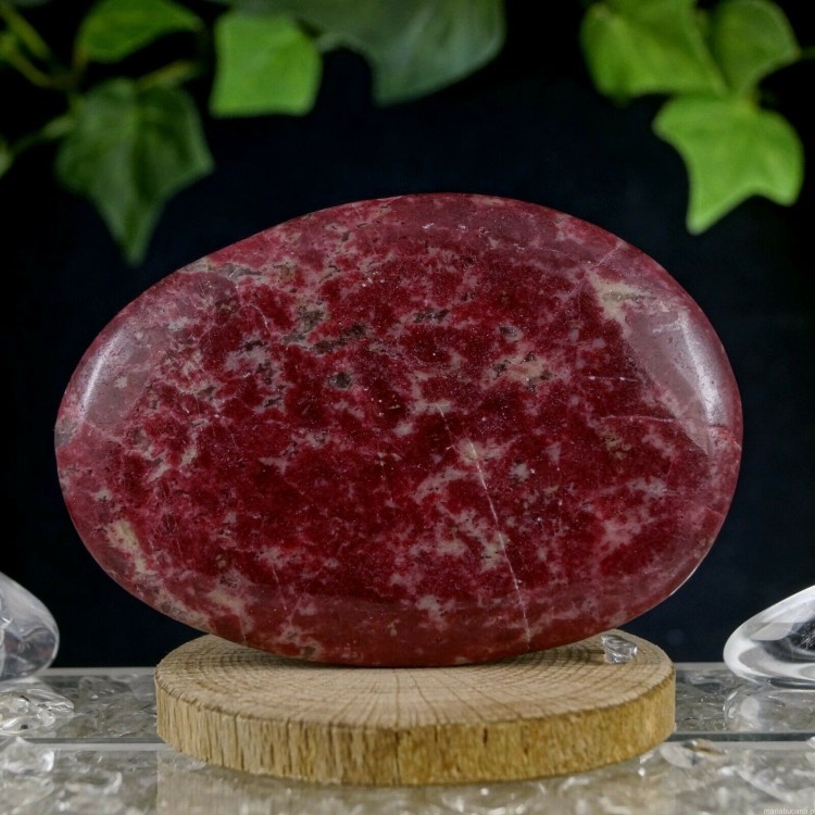 Tulit - Thulit - Thulite - kamień mocy - właściwości znaczenie działanie - Maria Bucardi