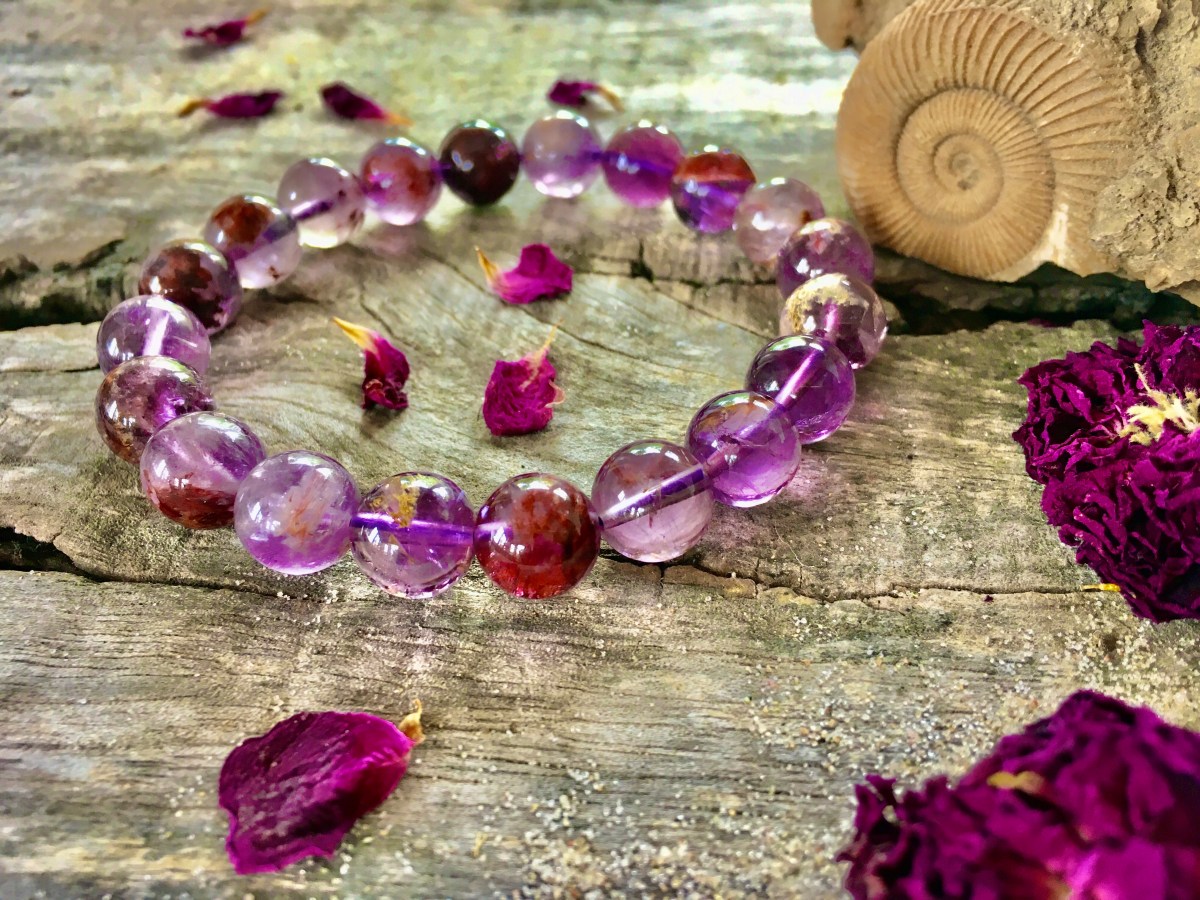 Super Siedem – Super Seven – bransoletka 7 życzeń, 7 kryształów połączonych w jednym kamieniu! Niesamowita rzadkość, wspiera rozwój duchowy i osobisty. Wibracja Mitycznych Drzew Edenu Marii&nbsp;Bucardi